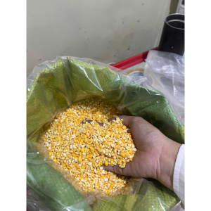Bắp Vàng hạt bể khô làm xôi bắp, bắp hầm, sữa bắp, chè bắp đặc biệt 1kg - Broken Dry Yellow corn